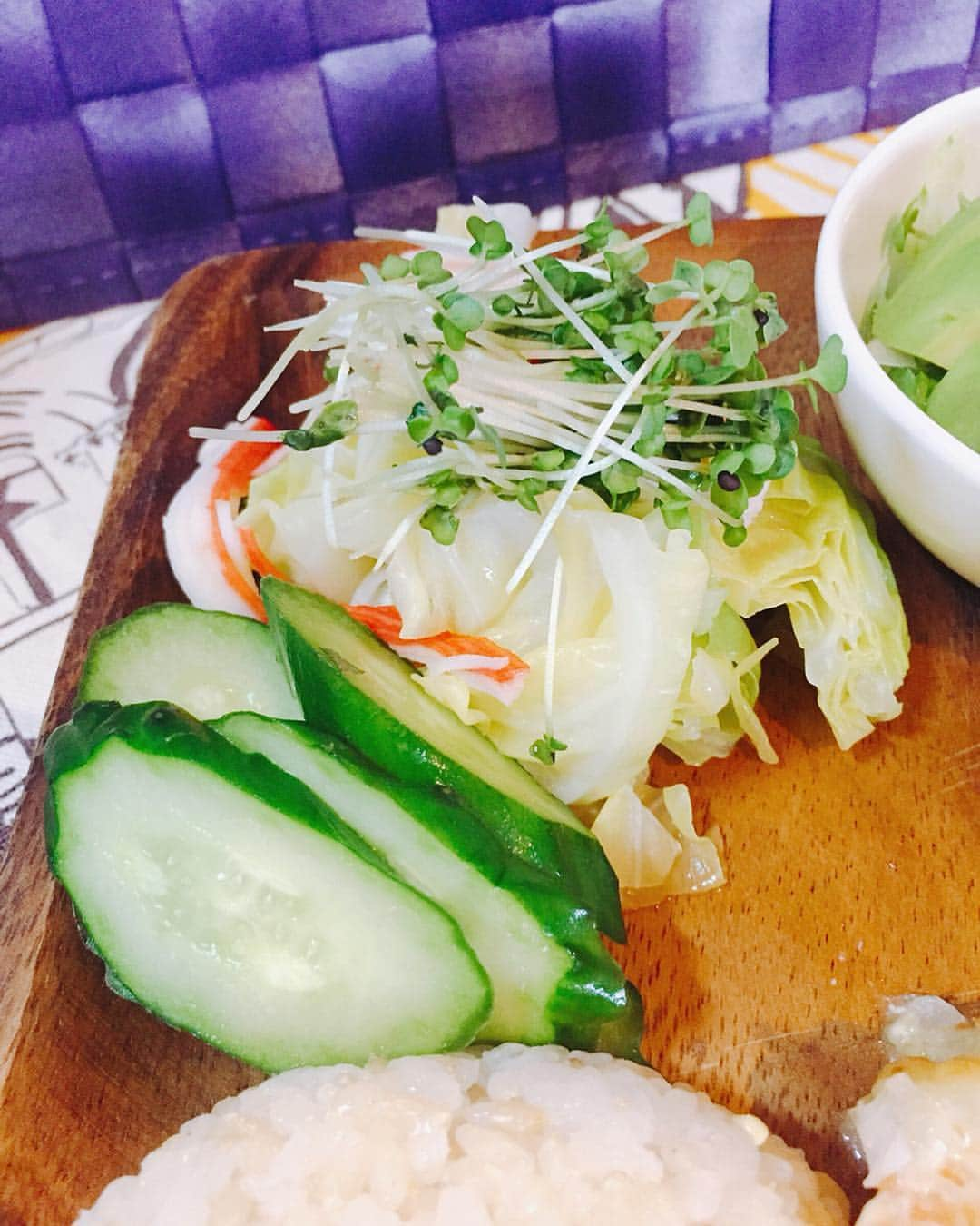 佐山万里菜さんのインスタグラム写真 - (佐山万里菜Instagram)「🍽シェフ佐山🍽 ・ワンプレートご飯 #佐山ご飯 →ご飯、シャケチーズ焼き、サラダ&浅漬け…ギリシャヨーグルトタルタルソース！！ . . 休日早い時間にご飯食べられるのは幸せ……✨ ご飯食べるの忘れていて、この日初ご飯！！笑 . ▶︎玉ねぎみじん切り&チーズで焼いた鮭！ ▶︎ギリシャヨーグルトタルタル…マヨネーズの代わりにギリシャヨーグルトを使ったギリシャヨーグルトタルタルソース！ ▶︎ご飯→白米&玄米+アマランサスご飯！ ▶︎昆布茶浅漬け！ ▶︎サラダ2種類！ . ギリシャヨーグルトタルタルソースは、低カロリー&高タンパク💯 さっぱりでうまうまーっ😋 ギリシャヨーグルトは、トップバリュのやつ！！ 🍴アスリートのリアルなアスリート飯🍴 #笑顔 #オシャレ #可愛い#写真#海好き #アスリート#筋肉 #腹筋 #トレーニング #減量#ダイエット#instagood #幸せ #感謝 #ライフスタイル #うまい #アスリート飯 #減量食 #ダイエットメニュー  #料理  #節約 #勝利飯 #ダイエットメニュー #食事 #いいね #食トレ#ヘルシーメニュー  #food #しゃけ #diet」4月8日 7時01分 - sayama.19