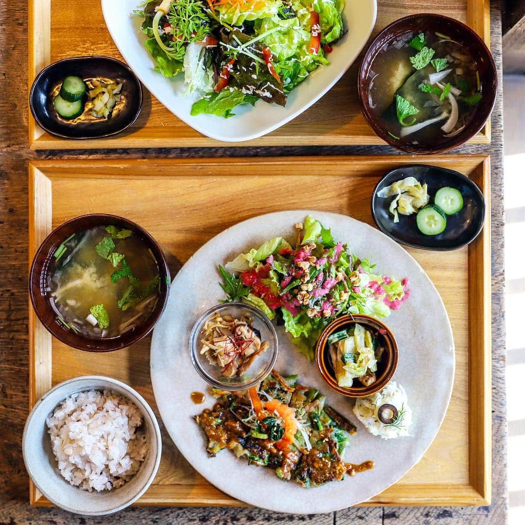 きょん。さんのインスタグラム写真 - (きょん。Instagram)「. .  Cafe キトテノワ  ゆとりあり 開放感抜群 清々しい二階席。  野菜たっぷり 栄養バッチリ カフェごはん。  敦賀のランチは ここで確定。  #キトテノワ #lunch#fukui」4月8日 7時24分 - kyon_tokiiro