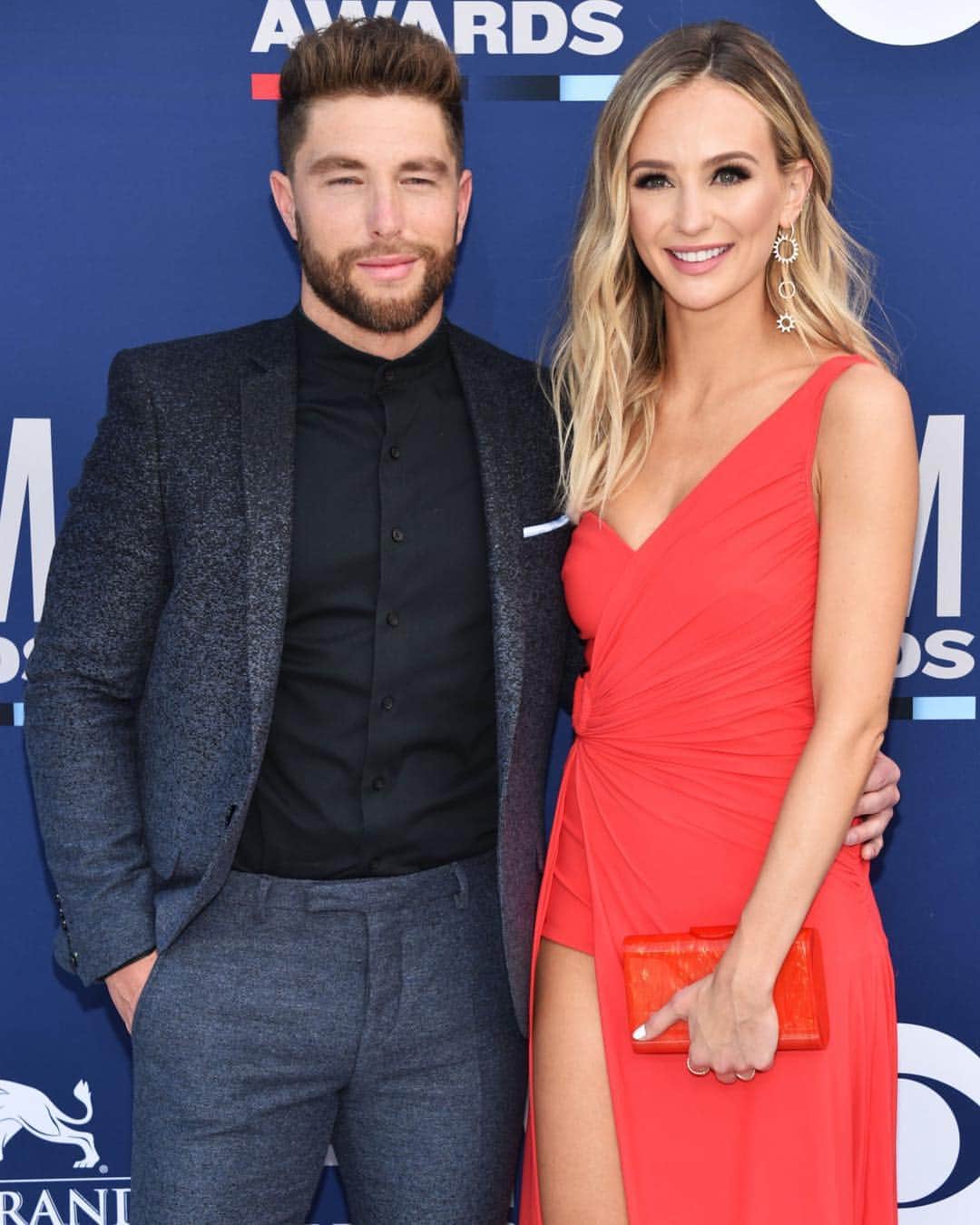 E! Onlineさんのインスタグラム写真 - (E! OnlineInstagram)「She's his take back home, home, home girl and red carpet lady. ❤️ When you're ready, check out our Instagram story because Lauren Bushnell and Chris Lane are taking over for the #ACMAwards. 🤠 (📷: Getty Images)」4月8日 7時29分 - enews