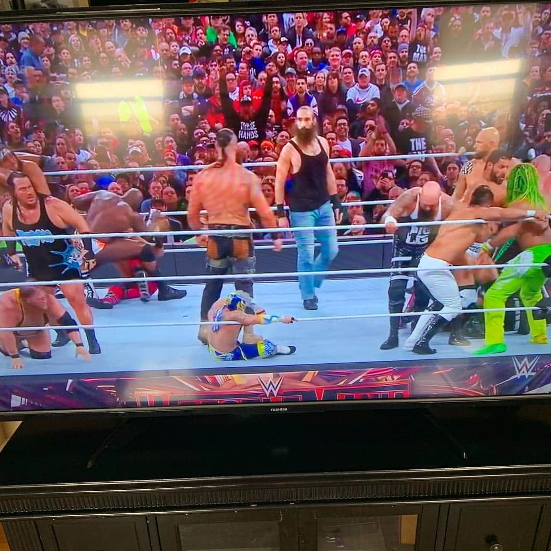 のインスタグラム：「Who else is watching #WrestleMania? It’s #AndreBattleRoyal @BraunStrowman up against @thislukeharper and a whole load more who are slowly getting eliminated 👊🏼」