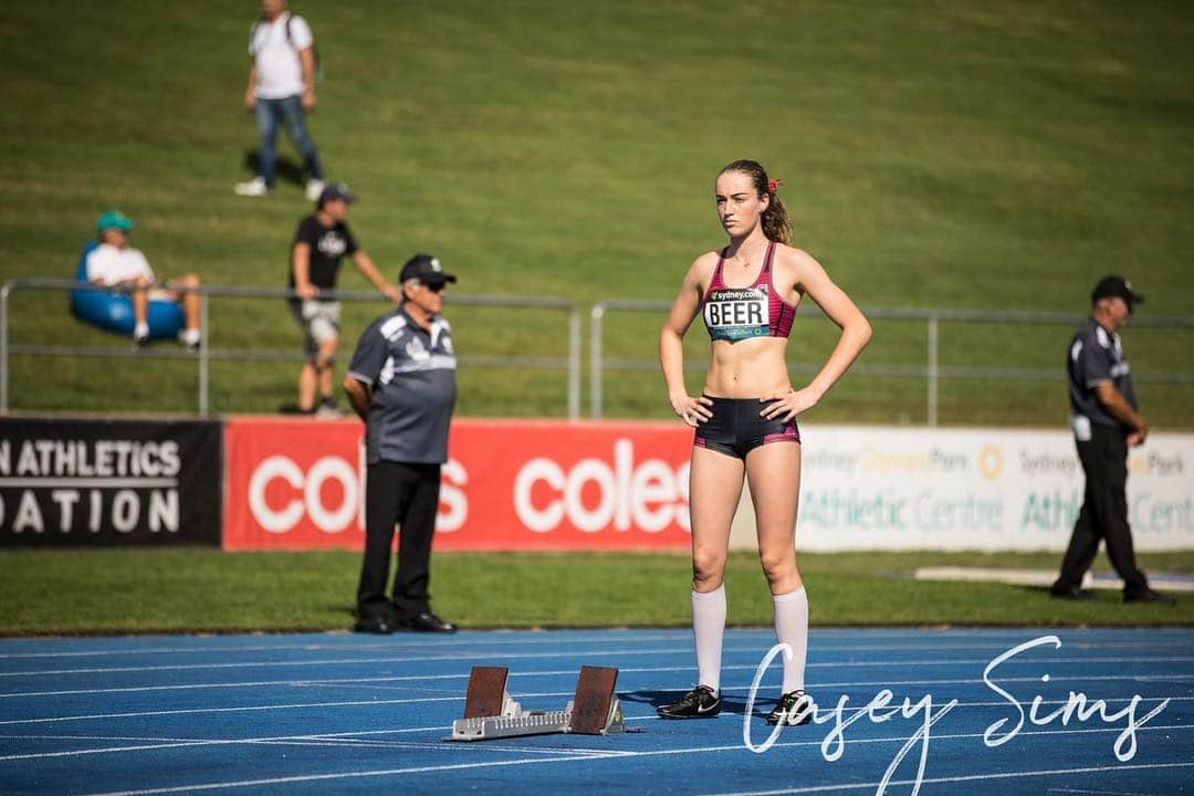 Ellie BEERさんのインスタグラム写真 - (Ellie BEERInstagram)「What an amazing end to the season, a PB & the chance to compete alongside the best of athletes. A massive thank you to everyone out there for their great support, particularly @Viking_athletics_ & my parents! I appreciate it so much!! Also a massive congrats to everyone, including the officials, managers & coaches! Bring on next season 👊🏻💚 #thisisathletics」4月8日 8時21分 - elbellbeer