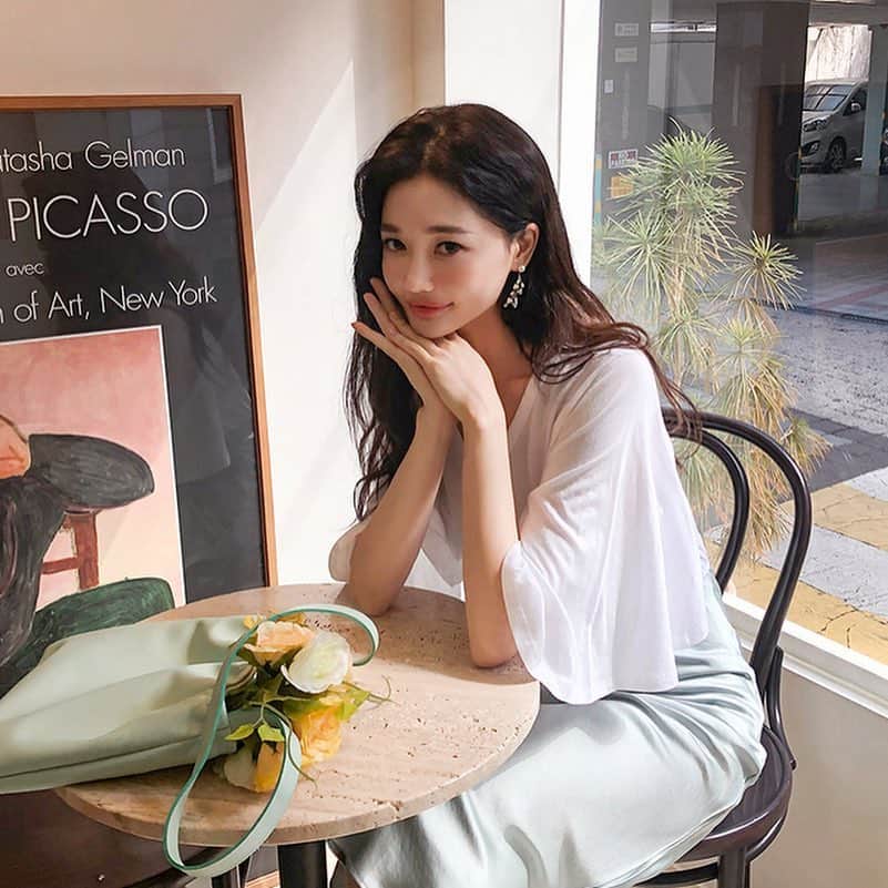 のインスタグラム：「팔뚝살 실종~👍 200%커버&여리핏은 덤😘 #chuuseoul」