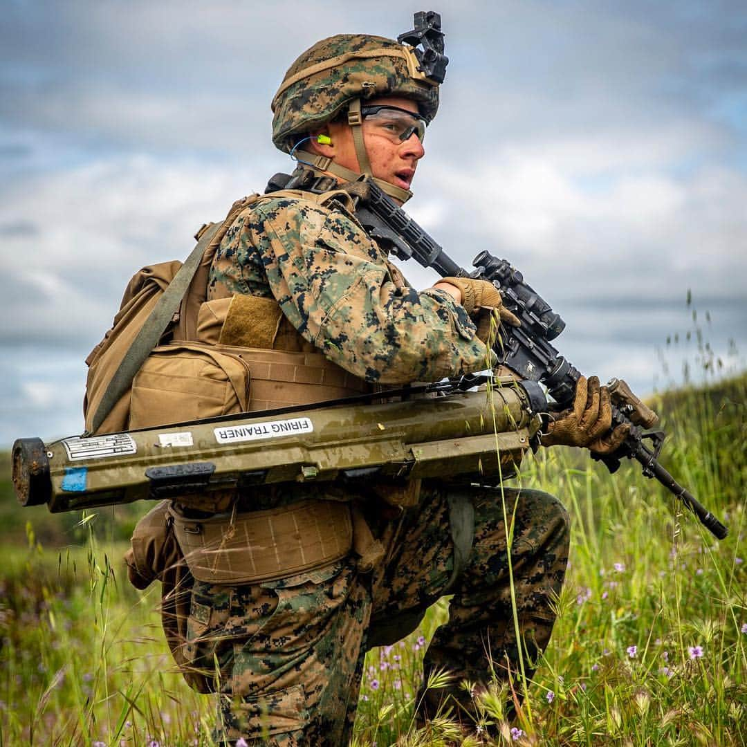 アメリカ海兵隊さんのインスタグラム写真 - (アメリカ海兵隊Instagram)「Lock, Stock, and Two Barrels  Lance Cpl. Ethan Ruditser, a rifleman with @1stmardiv, prepares to move to cover during a fire and maneuver drill at @mcb_camp_pendleton, April 3, 2019. (U.S. Marine Corps photo by Cpl. Dylan Chagnon)  #Marines #USMC #MarineLife #Yut #Military #Motivation #California #CA #CampPendleton #Range #1stMarDiv #Fire #Weapon」4月8日 8時58分 - marines