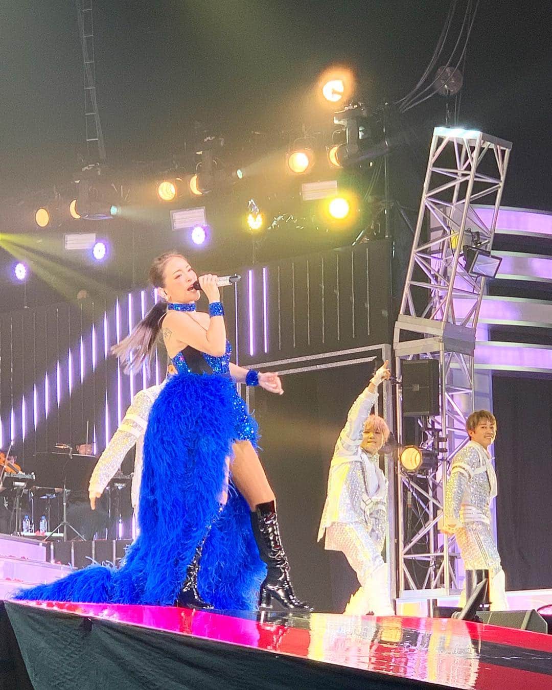 稲木ジョージのインスタグラム：「@a.you is my forever muse 🤩✨ ライブ、最高でした🔥21周年おめでとう、そしてこれからも走り続けてください❤️」
