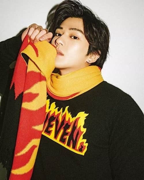 Just a girlさんのインスタグラム写真 - (Just a girlInstagram)「Arata Mackenyu @mackenyu.1116 y 🧡 . . . . . #新田真剣佑 #ArataMackenyu#japaneseboy #japaneseactor #japanesemodel #japanfashion #japanesestyle  #ピンクとグレー  #치위생사 #간호사 #직장인부업 #미용인 #미용 #연남동카페 #연남동맛집 #신혼여행 #신혼 #신혼부부 #おしゃれ #オシャレ #いいね返し #フォロー #韓国人 #韓国 #セルカ #自撮り #ファッション #フォロー」4月8日 9時26分 - cecithegirl