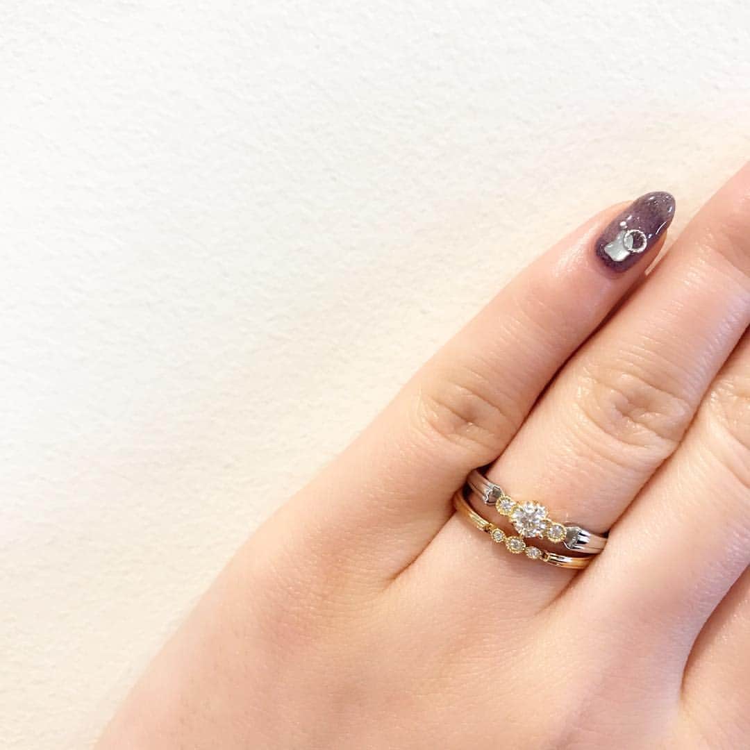 JKプラネット銀座.表参道.福岡|結婚指輪セレクトショップさんのインスタグラム写真 - (JKプラネット銀座.表参道.福岡|結婚指輪セレクトショップInstagram)「💍 @jkplanet.jewelry  ディズニー美女と野獣 – Beauty AND THE BEAST デザイン名:Belle with Beast［ベル・ウィズ・ビースト ］ エンゲージリングは、「美女と野獣」の物語の様々な場面を彩る、お城やボールルームのきらびやかな装飾をイメージ🌹 マリッジリングは、ベルの胸元をエレガントに飾るドレスのデコルテ部分のデザインを表現✨ 着け心地の良いシンプルさに他にはないデザインを加えた仕上がりになっております。 レディースには「ベル」をイメージしたイエローサファイヤ、メンズには「野獣」をイメージしたブルーサファイヤをリングの内側にセッティング♪ . JKPlanet（@jkplanet.jewelry）銀座本店・表参道店・横浜元町店・福岡天神店・熊本上通店・鹿児島天文館店にてお取り扱い。 . #JKPlanet #JKプラネット #結婚指輪のセレクトショップ #ディズニー #美女と野獣 #ディズニー婚約指輪 #ディズニー結婚指輪 #エンゲージリング #婚約指輪 #マリッジリング #結婚指輪 #結婚指輪💍 #結婚指輪探し #婚約指輪探し #結婚指輪選び #ウェディング #プロポーズ #プレ花嫁 #日本中のプレ花嫁さんと繋がりたい #全国のプレ花嫁さんと繋がりたい #銀座結婚指輪 #表参道結婚指輪 #原宿結婚指輪 #福岡結婚指輪 #天神結婚指輪 #熊本結婚指輪 #鹿児島結婚指輪 #weddingring」4月8日 9時35分 - jkplanet.jewelry