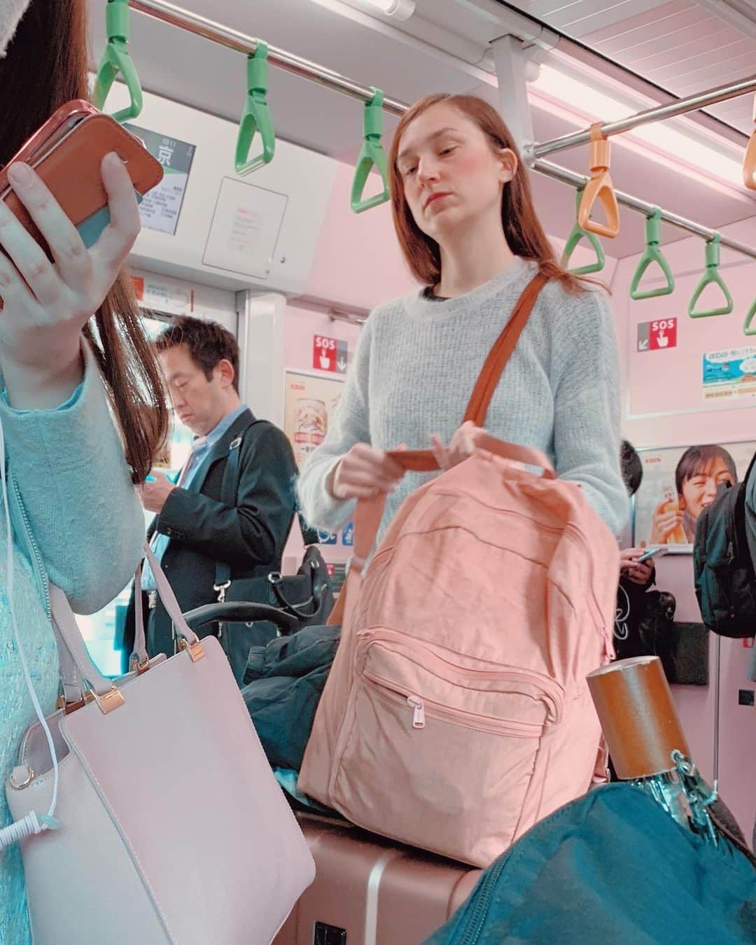 ジェームス・ジーンさんのインスタグラム写真 - (ジェームス・ジーンInstagram)「Tokyo commute #Tokyo #streetsnaps」4月8日 9時36分 - jamesjeanart