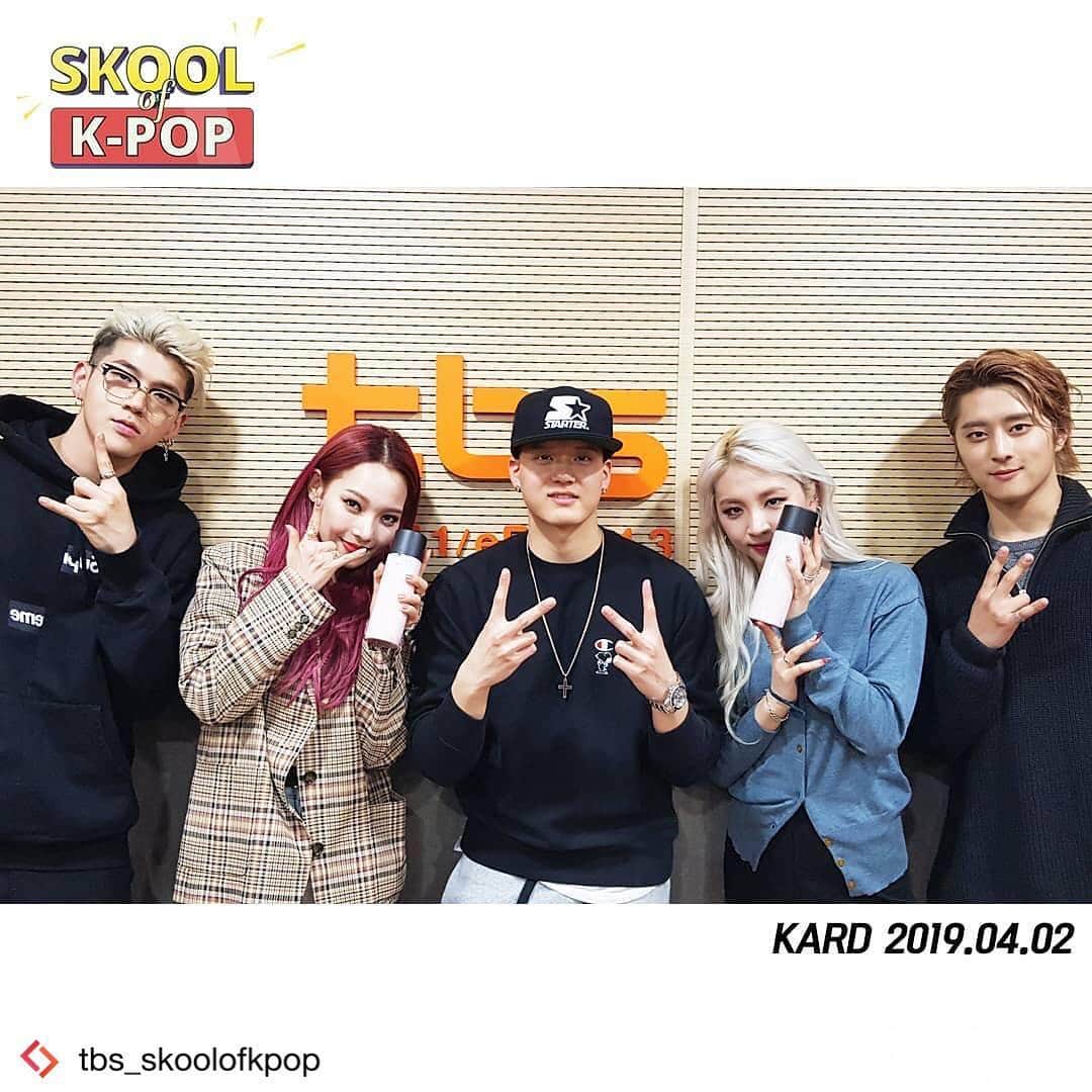 K.A.R.Dさんのインスタグラム写真 - (K.A.R.DInstagram)「#Repost from @tbs_skoolofkpop . ⠀⠀⠀ You guys asked for it and Skool of Kpop delivered! Last week’s New Kids were the legendary, one of a kind global phenomenon: KARD! They filled the studio with their full-on energy and witty comments, even our Banjang couldn’t keep up! ⠀⠀⠀ We played so many games and even tested out their family-like relationship with the Skool’s Lie Detector.. Make sure to check out the Podcasts to hear their shocking answers! ⠀⠀⠀ Once again, a big congratulations on their recent comeback! Good luck for all your future promotions and please come back to Skool of Kpop again~ ⠀⠀⠀ -- 팬팔들이 원한다면 무엇이든 이루어진다!! 지난 주 미묘쌤과 이론 시간에 배웠던 카드(K.A.R.D) 분들이 이번에는 뉴키즈로 스오케를 깜짝 방문해주셨어요!! 한 시간 내내 스튜디오를 가득 채운 후끈후끈한 에너지와 열기에 시간 가는 줄 몰랐네요!! 😆 BAAAAMM~~🔥🔥🔥 ⠀⠀⠀ 가족보다 더 가족같은 카드의 팀워크를 낱낱이 파헤쳐보는 거짓말 탐지기부터 + 제이셉의 엉뚱발칙한(?) 성대모사와 + 글로벌 아이돌 카드의 숨겨진 영어실력(?)까지 ➡️➡️➡️ 지난 화요일에 결석하셨던 분들은 지금 바로 팟빵으로 달려가서 다시듣기로 복습 gogo!!! ⠀⠀⠀ 이번 신곡 ‘밤밤(BOMB BOMB)’의 대박을 기원합니다 ❤ 스오케 자주 놀러와주세요!! ⠀⠀⠀ #NEWKID #Skoolofkpop #guest #KARD #bombbomb #interview #liveperformance #banjangpeniel #liedetector #카드 #밤밤 #비엠 #제이셉 #전소민 #전지우」4月8日 9時38分 - official_kard