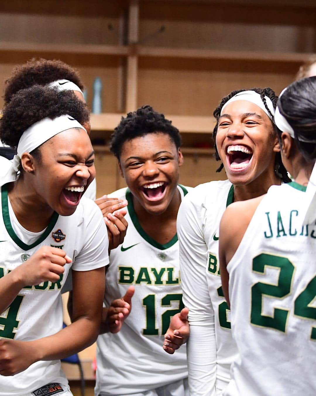 Nike Basketballさんのインスタグラム写真 - (Nike BasketballInstagram)「Don’t just dance. Steal the show. #justdoit ⠀ Congratulations to @baylorwbb on winning their 3rd National Championship.」4月8日 9時47分 - nikebasketball