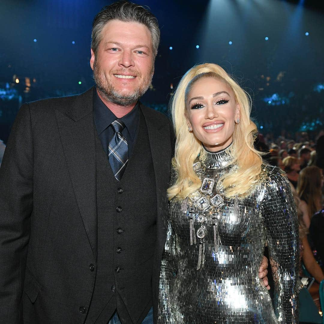 CBSさんのインスタグラム写真 - (CBSInstagram)「SWOON 😍 it’s @blakeshelton and @gwenstefani at the #ACMawards」4月8日 9時48分 - cbstv