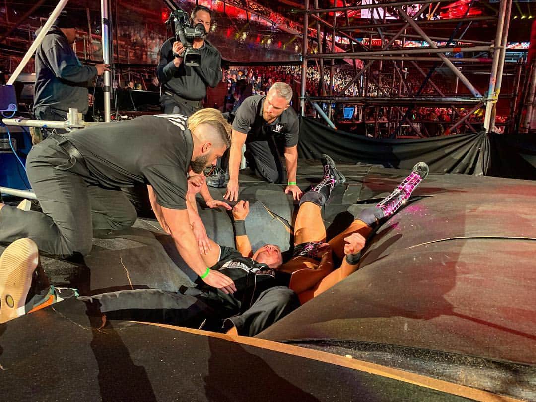 WWEさんのインスタグラム写真 - (WWEInstagram)「Even after all the punishment @mikethemiz dished out, a lucky turn of events gave @shanemcmahonwwe the win at #WrestleMania.」4月8日 9時52分 - wwe