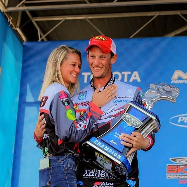 アブガルシアさんのインスタグラム写真 - (アブガルシアInstagram)「Congrats to #AbuGarcia pro @brandoncobbfishing on his first #Bassmaster Elite Series title! 📷: @bass_nation #AbuGarciaForLife #LakeHartwell #SouthCarolinafishing #bassfishing #probassfishing #basselite」4月8日 10時26分 - abugarcia_fishing