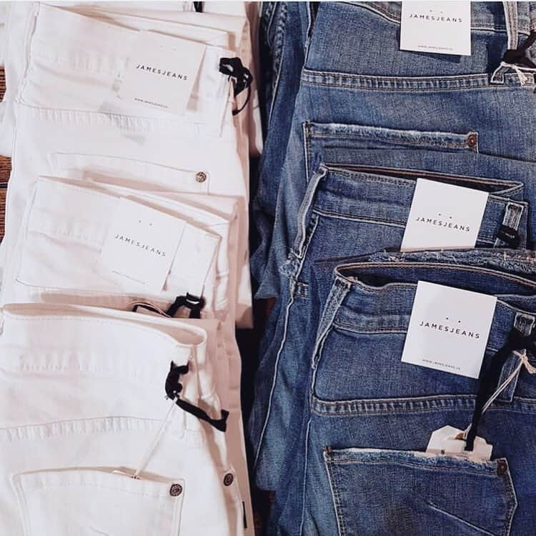 ジェームスジーンズのインスタグラム：「Get the perfect pair of #jamesjeans for your summer vacay ✨👒」