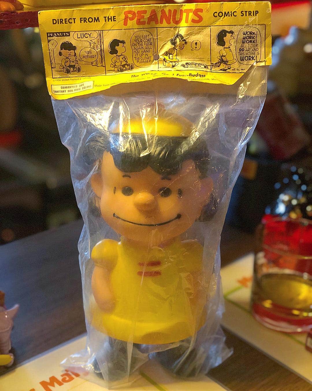 大川知英のインスタグラム：「takatsubaseに新入居した方々👨🏽‍✈️ ルーシー赤ポッチ付き🤡 #hungerford#lucy#mcdonalds #grimace#coolaid#alice#whiterubbit  #vintage#original #junkshow #amecajiboys #takatsubase」