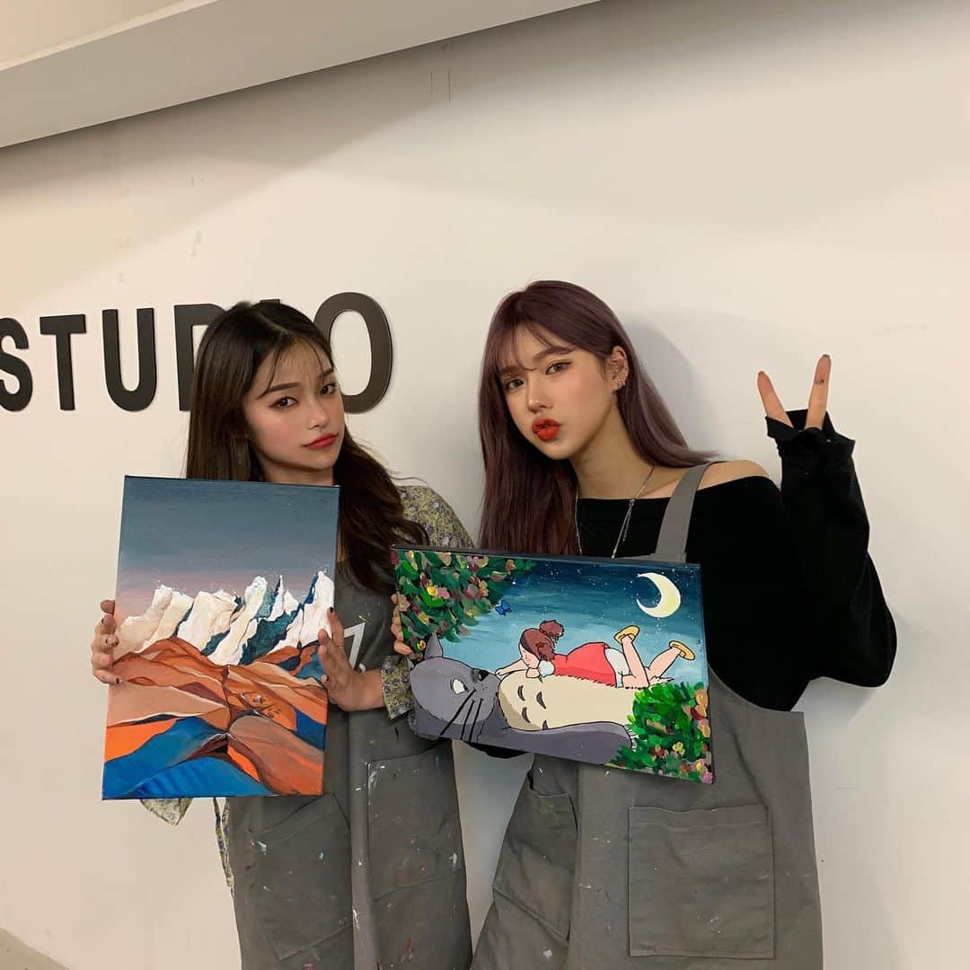 チェユラさんのインスタグラム写真 - (チェユラInstagram)「슥삿슥삭🎨❣️ 요날입은 티도 #에이블리 제품이에오  편해서 자주 찾게되는✨ #유라데일리룩 #오프숄더」4月8日 10時40分 - youra_ch0i