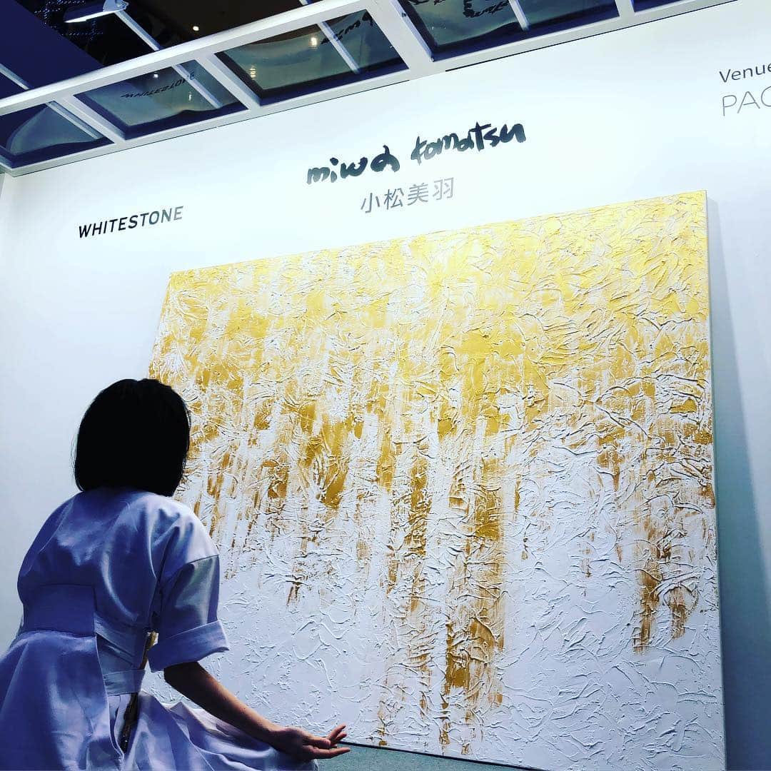 小松美羽さんのインスタグラム写真 - (小松美羽Instagram)「Solo exhibition in Hong Kong has been held up to April 28！ Please pay a visit😄 #solo #exhibition #hongkong #whitestonegallery #spirit #art」4月8日 11時14分 - miwakomatsu_official