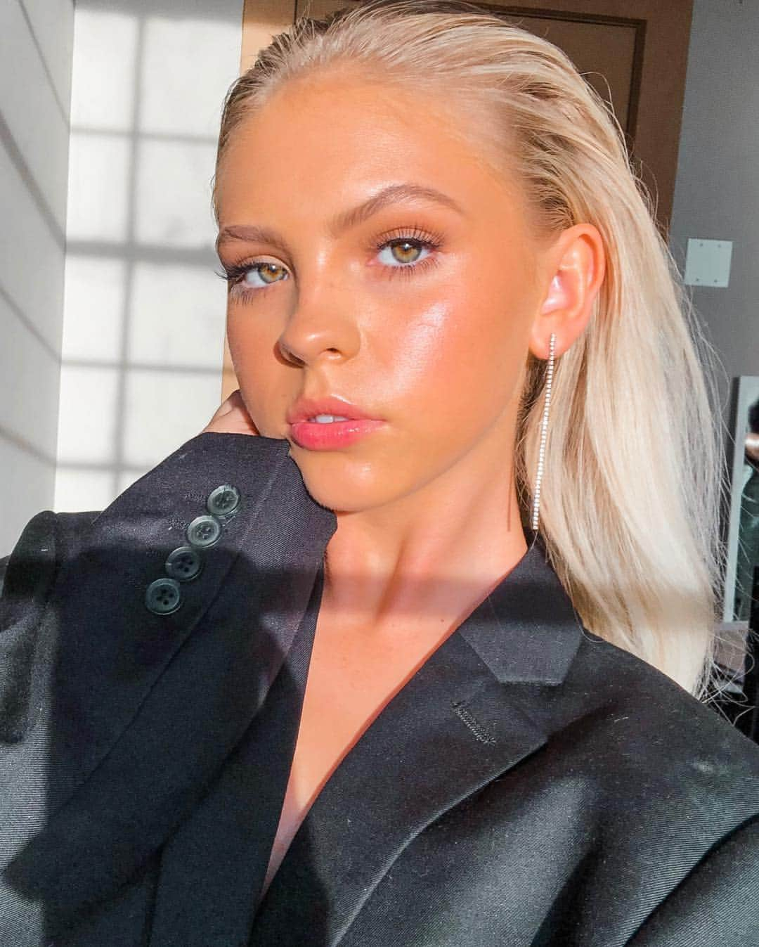 ジョーディン・ジョーンズさんのインスタグラム写真 - (ジョーディン・ジョーンズInstagram)「what’s she up to 🌟」4月8日 11時16分 - jordynjones