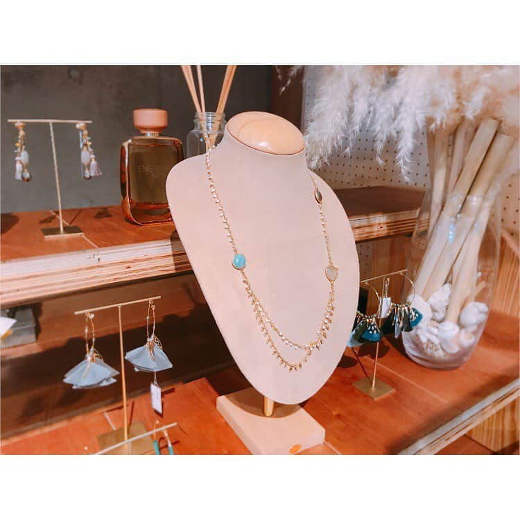 大谷朋子さんのインスタグラム写真 - (大谷朋子Instagram)「♡ * @gas_bijoux_japan の展示会へ𓍯 * ピアスもリングもブレスレットも、 好みのものがいっぱい◡̈♥︎ * 気分やファッションに合わせたいから、 シルバーもゴールドも欲しくなる！ * 迷いに迷って、みゆきちゃんが付けていた 大人気のシルバーリングをオーダーしました♡ 早く付けたいな✧ * 久しぶりのみゆきちゃん♡ 相変わらずキラキラしてた◡̈⋆ 今度遊んでもらお❤︎ * * #GASBijoux #accessory #silver  #アクセサリー」4月8日 11時23分 - tomoko_ohtani