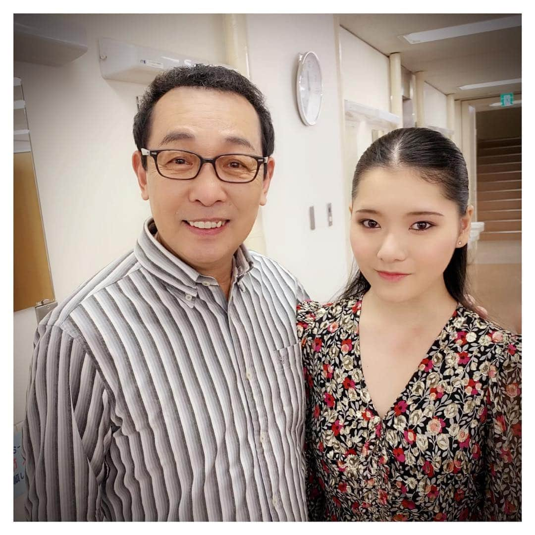 さだまさしさんのインスタグラム写真 - (さだまさしInstagram)「「生さだスペシャル」 メモリーズ🎻 服部百音さんと📸 服部家四代で演奏家は初めて。 素晴らしいヴァイオリニストです🎻 . #服部百音 #生さだ #生さだスペシャル #今夜も生でさだまさし  #今夜も生でさだまさしスペシャル  #さだまさし  #sadamasashi」4月8日 11時23分 - sada_masashi