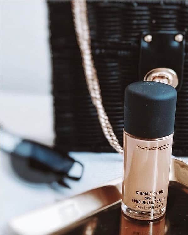 M∙A∙C Cosmetics Japanのインスタグラム：「⠀ M·A·Cの人気No.1リキッドファンデーション スタジオ フィックス フルイッド SPF 15 から新色登場! ナチュラルマットな仕上がりで、⠀ パーフェクトスキンを演出。 あなたの肌色に合う色味がきっと見つかる...+* #MACStudioFix #スタジオフィックス #EveryShadeOfYou ⠀ REGRAM: @maccosmeticsaustralia (@utterly.a) ⠀ 新色追加は4/12! ⠀ ⠀ ⠀ ⠀ ⠀ ⠀ #MACCosmeticsJapan #MACコスメ #MACCosmetics  #MAC #コスメ #メイク #foundation #FluidFoundation #Fluid #ファンデーション #フルイドファンデーション #MACスタジオフィックス #新色 #クリーミースキン #サンキススキン #CreamySkin #SunKissSkin」