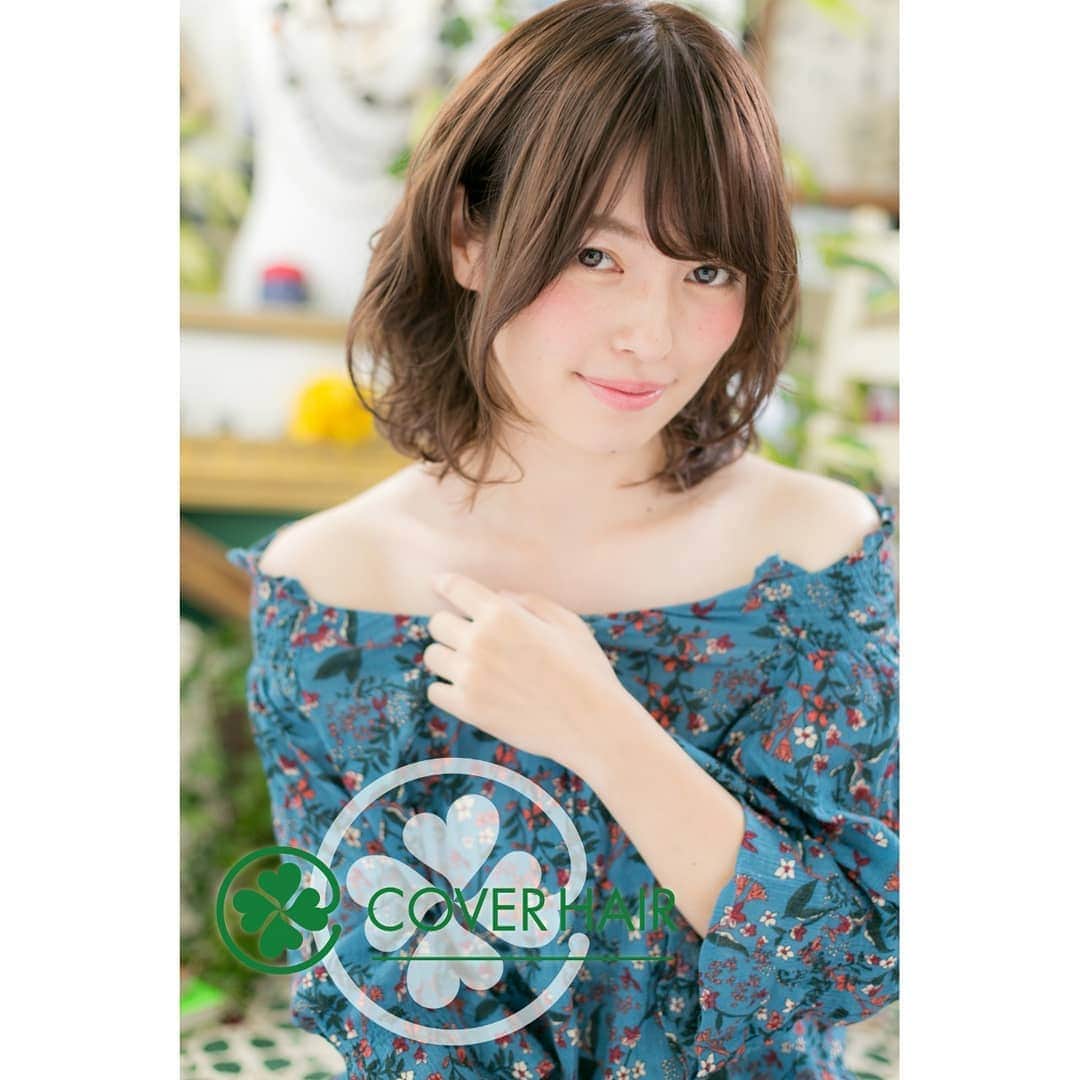 浦和の美容室、美容院｜COVER HAIRカバーヘアーさんのインスタグラム写真 - (浦和の美容室、美容院｜COVER HAIRカバーヘアーInstagram)「『くせ毛風♪愛されランダムカール』 ・ カバーヘアー COVER HAIR bliss 上尾店 ・ 上尾駅西口から徒歩2分 埼玉県上尾市谷津2-1-50-44 深谷ビル2F TEL:048-783-2622 ・ http://www.cover-s.jp/bliss_ageo/ ・ Styling coverhair group COVER HAIR bliss 北浦和店 棟方 千捺 @chinatsu_67 ・ Produce by Tanimoto kazunori @lupin_1969 @kazu_tanimoto ・ 大宮・浦和を中心に #美容室 #美容院 を10店舗展開するカバーヘアー ・ 上尾の美容院・美容室なら #上尾美容室bliss上尾店 #上尾美容院bliss上尾店 ・ 私たちは #ヘアスタイル を通してお客様の毎日の幸せを【COVER】する存在でありたい。 ・ あなたの好みに合わせてスタイルを選べる #ヘアカタ ・ #ミディアム から #ロング までOK！ #ゆるふわパーマ がかわいい♪ ・ やっぱり #ボブ がかわいい♪ #ボブヘアスタイル ☺ ・ 外国人風♪ランダム #ふんわりカール で大人可愛い #ショートヘア ☺ ・ #カット はお客様のライフスタイルに合わせた再現性の高いデザインを大切にしています☺✂ ・ #ゆるふわ感 #リッジ感 #ボリューム感 など、様々な質感の #パーマ が選べます☺ ・ 乾かすだけで“簡単にキマル”“パサつき知らず”“驚きの艶”を叶える #デジタルパーマ ☺ ・ #縮毛矯正 でトリートメントみたいな #ストレート を実現☺ ・ #アプリエカラー でダブルカラーをしなくても外国人のような透明感のある髪の毛が手に入ります☺ #アプリエ ・ #アディクシーカラー はこのカラーでしか出せない色味をたっぷり存分に味わうことができます☺ #アディクシー ・ #美容室求人 #美容院求人 一緒に働ける仲間を募集しています☺ ・ #美容師募集 社保完備で高待遇。人気サロンなので新規のお客様も多数来店☺ ・ #スタイリスト募集 「このサロンのスタッフでよかった！」周りに自慢したくなる環境です☺ ・ #アシスタント募集 成長する自分を楽しみながら、がんばれる。自分のサロンが大好きになる☺ ・ クーポンはこちら⇒http://www.cover-s.jp/bliss_ageo/campaign/」4月8日 12時19分 - coverhair