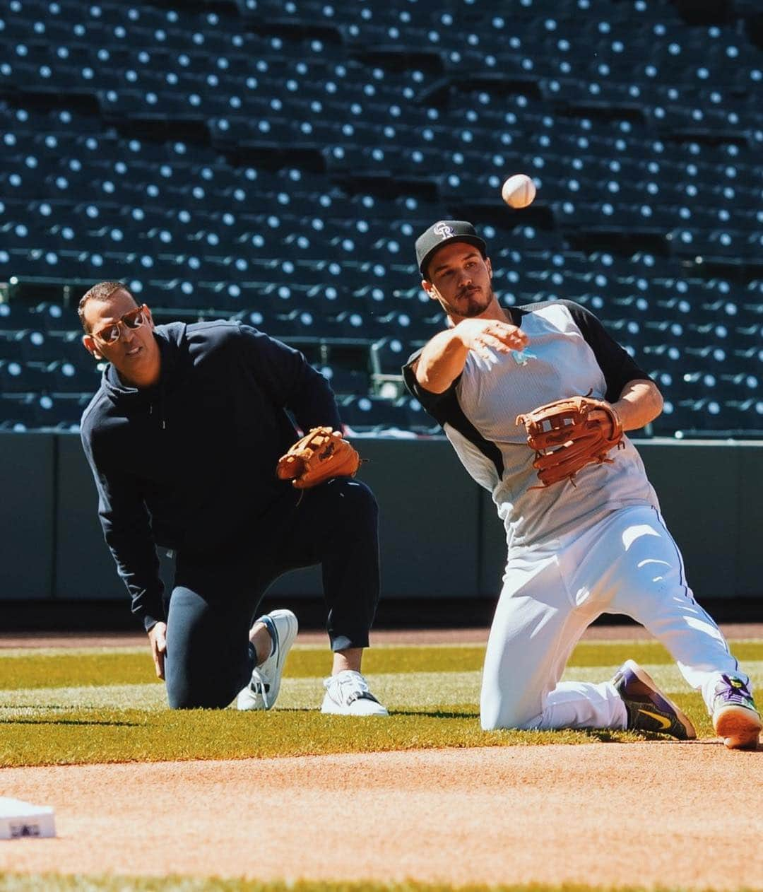 アレックス・ロドリゲスさんのインスタグラム写真 - (アレックス・ロドリゲスInstagram)「Most people know how dangerous Nolan Arenado is at the plate. But as a longtime third baseman, I marvel at his mastery of the hot corner. Six Gold Gloves, Two Platinum Gloves ... he does it all.」4月8日 12時35分 - arod