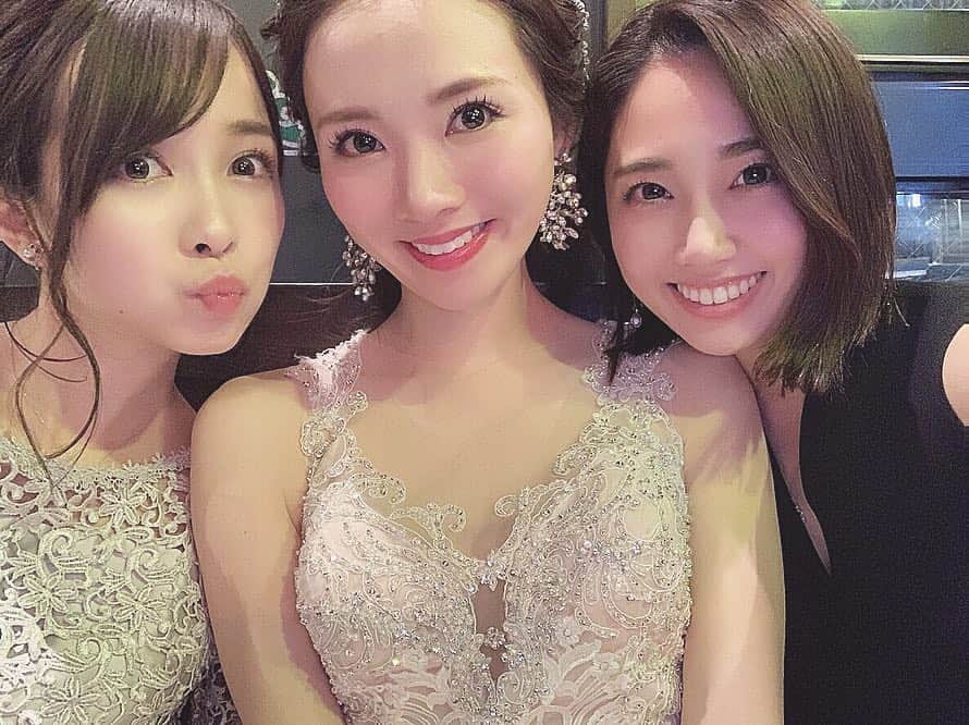 黒澤詩音のインスタグラム：「* Happy Wedding 💍﻿ ﻿ ﻿ 学生の頃から仲良しのゆうかさんがご結婚されました🥰💍✨﻿ あまりの美しさに、ドレス姿見た瞬間、謎の奇声を発しました。笑﻿ ﻿ 写真は同じく学生の頃から親しくして頂いてる、えりかさんと💓﻿ お二人とも美しいだけでなく仕事も出来る憧れ女子なんです✨ ﻿ #wedding #happywedding #weddingparty #beautiful #weddingdress」