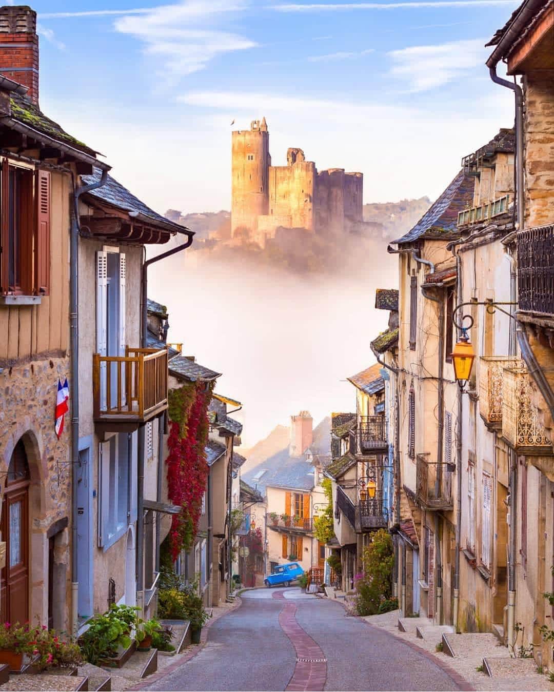 Wonderful Placesさんのインスタグラム写真 - (Wonderful PlacesInstagram)「Najac - France ✨❤️❤️❤️✨ . Picture by ✨✨@aaronjenkin✨✨ #wonderful_places for a feature ❤️」4月8日 12時55分 - wonderful_places