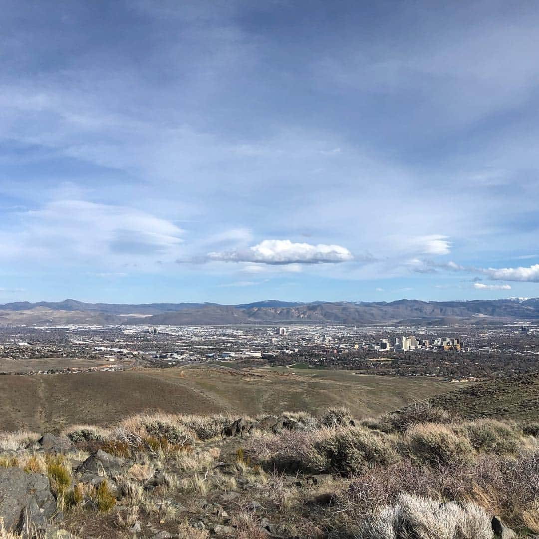 ジェイコブ・ダルトンさんのインスタグラム写真 - (ジェイコブ・ダルトンInstagram)「Almost 9 miles and 1300ft in elevation on a mountain bike ride today with @tdalton007 ! A great ride, some very sketchy parts but so much fun with my dad!  #mtb #reno #nevada #trek #kagedmusclesupps #jeep #jeeplife #optoutdoors」4月8日 12時56分 - jake_dalton