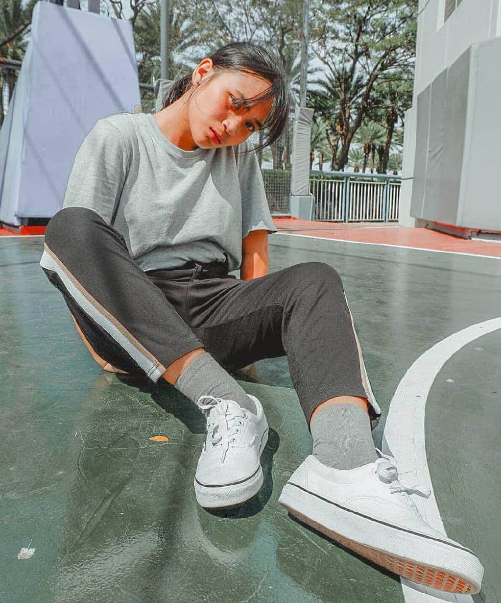 Vans Philippinesさんのインスタグラム写真 - (Vans PhilippinesInstagram)「These girls rockin' their favorite Vans shoes! Show us what you're all about by tagging us on your photos and using #MyVans. #VansGirls #VansPhilippines」4月8日 13時00分 - vansphilippines