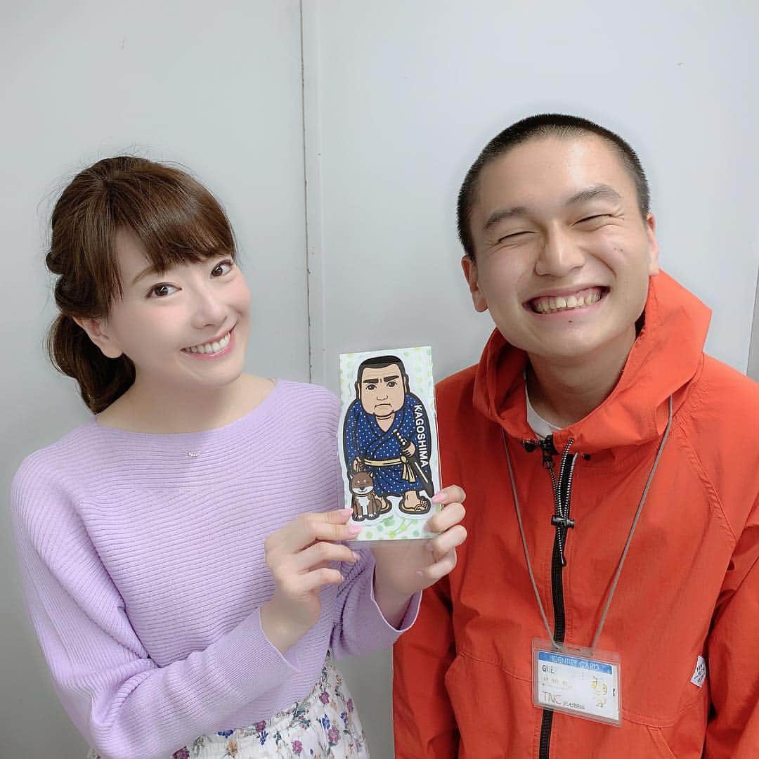 新垣泉子さんのインスタグラム写真 - (新垣泉子Instagram)「かごしま太郎から、、、☆ 朝ももち卒業の日、出演に関係なく、色んな方が駆けつけてくださいました。  かごしま太郎もその1人☆  西郷どんがひときわ目を惹くお手紙を書いてきてくれました(^-^)☆ えんぴつで心温まるメッセージが書かれていました☆  私は先生でも何でもありませんが、なんだか、教え子が書いてきてくれたような、そんな気持ちになりました(^-^) 『ばってん少女隊』のライブがあるからと、番組途中で行ってしまいましたが、忙しい中駆けつけてくれてありがとう(^-^)☆ おぜーーーっ！！！！！ #かごしま太郎 #手紙 #お手紙 #西郷どん #ももち浜ストア  #卒業の日 #最高のプレゼント #これからも応援してるよ #おぜーーーっ！！！！ #ばってん少女隊」4月8日 13時06分 - motoko.arakaki