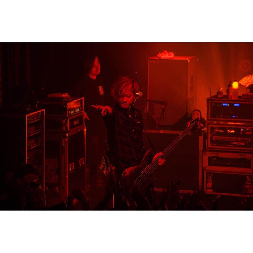 侑威地さんのインスタグラム写真 - (侑威地Instagram)「20th Anniversary Beginning of the Story @小樽GOLDSTONE  photo  by @ninjajon  #ロットン20th #coldrain #rottengraffty」4月8日 13時14分 - yuichi_rotten