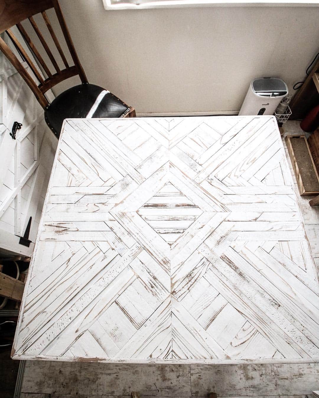 S.W.R-vintage alphabet-さんのインスタグラム写真 - (S.W.R-vintage alphabet-Instagram)「オルテガ組木天板が気に入ったので、我が家用にも白バージョンで作りました♪ キッチンの天板として使おうと思います✩°｡⋆⸜(*˙꒳˙* )⸝ . #おうちカフェ#空間デザイン#カラーコーディネート#フォトスタイリング#テーブルセッティング#テーブルコーディネート #スタイリングフォト#stylingphoto#photographer#スタイリングフォトグラファー#stylingphotographer #天板#オルテガ#組木#組木天板#天板DIY#ボヘミアンインテリア#bohoインテリア#アトリエ」4月4日 18時02分 - swaro109
