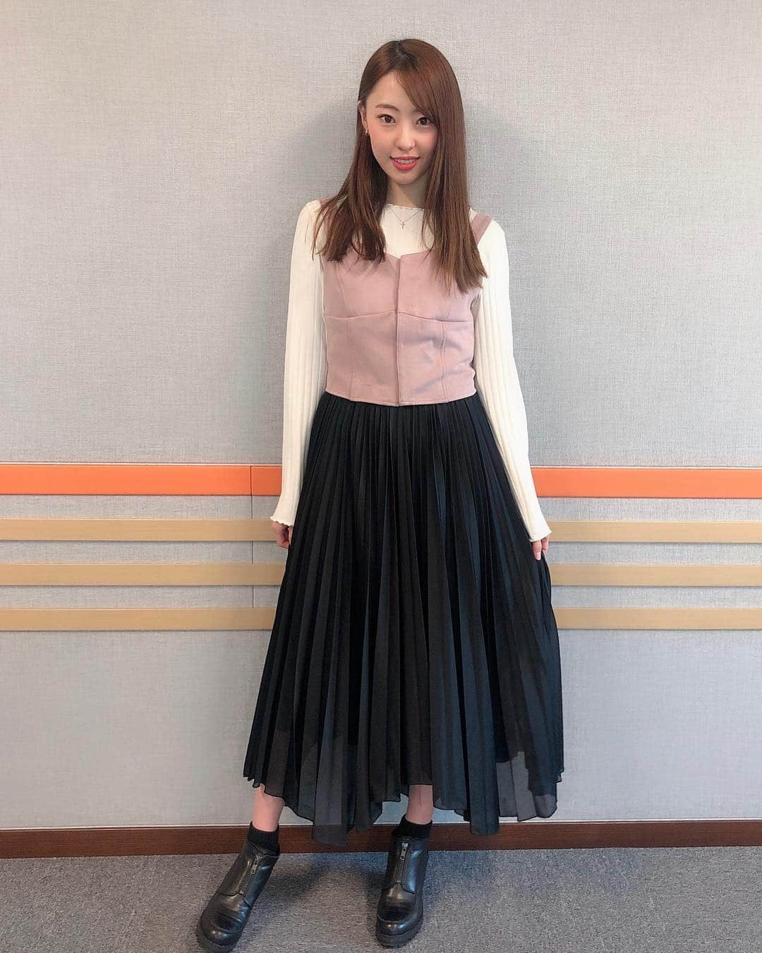 藤江れいなさんのインスタグラム写真 - (藤江れいなInstagram)「今日の私服👗😛 #２２時の嫁  #私服 #ootd #fashion #コーディネート #ビスチェ #dazzlin  #トップス #wcloset  #スカート #milaowen  #ブーティ #mystic」4月4日 17時56分 - 01nyan0201