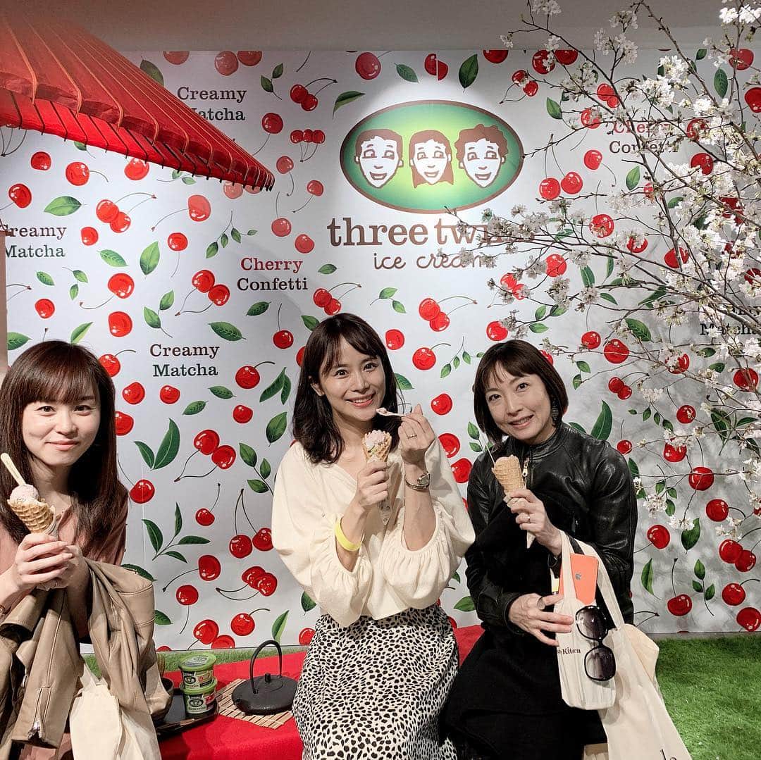 松尾知枝さんのインスタグラム写真 - (松尾知枝Instagram)「BIOPLE FES vol.8 2019 SPRING / SUMMER EXHIBITION  事務所のマネージャーさんと 美容の展示会に行ってきました！ ・ 会場には春夏の新商品がズラリ！ ・ 飲むだけ 塗るだけ  時短なのに高機能！な 美容商品が目立ちました。 ・ オーストラリア発 安全性とタンパク質のバランスのいい プロテインに偶然出会えたので また紹介したいと思います。 ・ チェリーと抹茶の アイスクリームを試食。 ・ やさしい甘さで、 ホッとゆるみます♡」4月4日 16時56分 - chie_matsuo