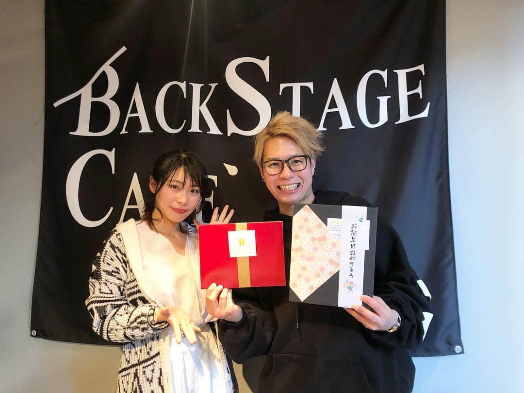 塚田綾佳さんのインスタグラム写真 - (塚田綾佳Instagram)「・ ・ #BSCラジオ #ゴルスタ ご視聴ありがとうございました💓 ・ #MCしんご さんと 生放送ラジオとても楽しかったです❣️ 普段はあまり話さないあやぽんのこととか話せたな💓💭 ・ MCしんごさんのお誕生日は 4月19日❤️ お誕生日プレゼントも渡せて良かったです☺️✨ ・ #私立珈琲小学校 音楽室さんの コーヒーも #おいしぃー ☕💭💓 飲みながらラジオが聴けるよ♪♪ ・ ・ #うたパス アプリでもラジオ聴けます❣️ 是非ダウンロードしてね😍 ・ ・ #BackstageCafé 公開生放送ラジオ❣️ 『GO GO GOLDSTARS』 毎週木曜日 14:30～15:30 会場 #BackstageCafé 番組詳細 https://backstagecafe.jp/radio/fb7363364bbf ・ 質問やメッセージ送る際は、 必ず下記ハッシュタグつけてリプして下さいっ❣️ #BSCラジオ #ゴルスタ ・ ・ #SNS用レンタル彼女 #彼女とbackstagecaféなうに使っていいよ #彼女とbackstagecaféなうに使っていいよ なう  #model #グラビア #インスタグラビア #インスタアイドル #ファインダー越しの私の世界 #オシャレグラビア  #裸眼  #無加工 #無加工グラム #ナチュラル #shooting #셀카 #미소녀 #일본인 #아이돌 #非常好 #摄影 #塚田綾佳 #아야카」4月4日 17時08分 - tsukada_ayaka