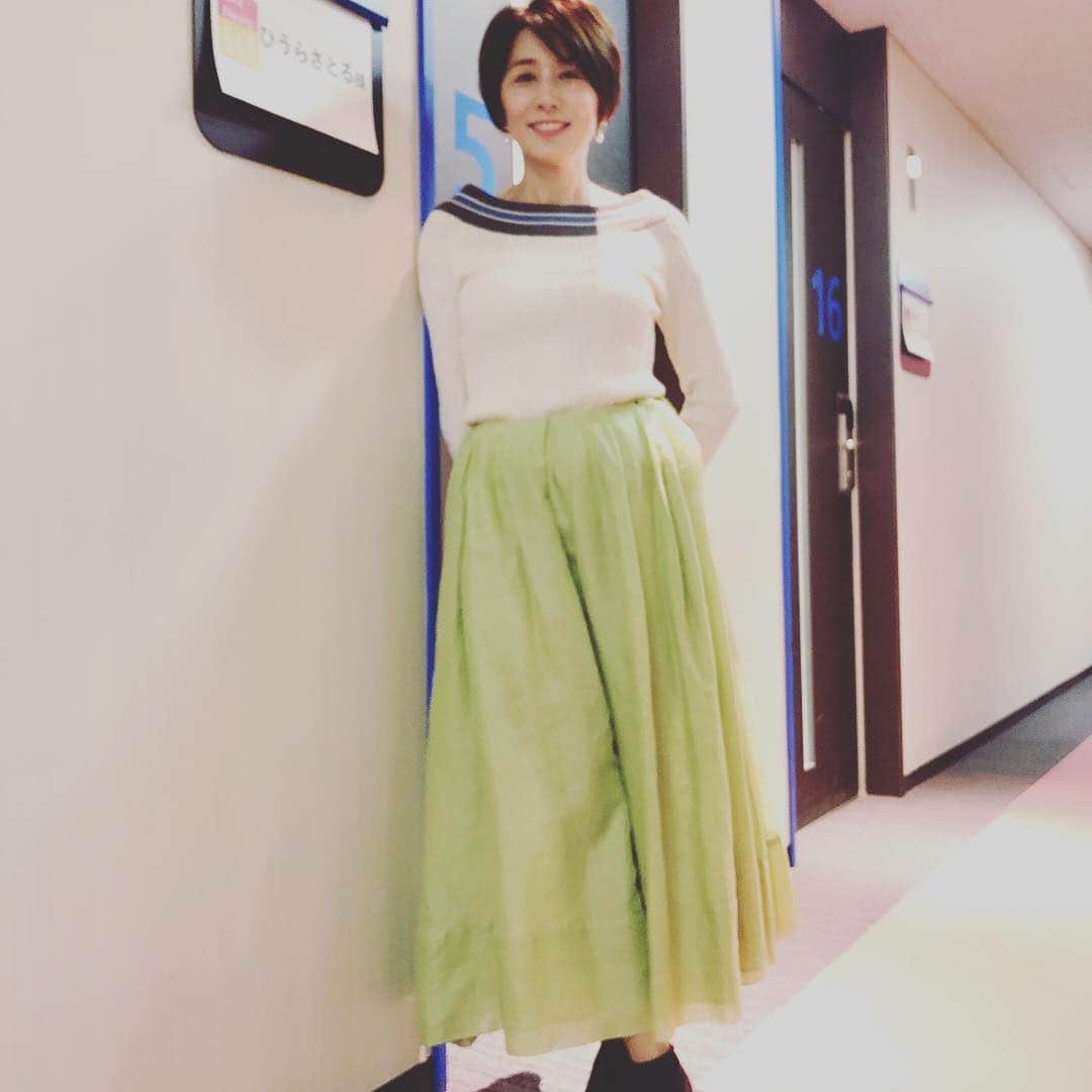 ひうらさとるのインスタグラム：「このあと「Live News it！」のアレトコレト！とというコーナーに出まーす。 関東ローカルなので関東の方は見てねー。 カトパン さんがキャスターの番組よ❤︎ 衣装はケイタマルヤマの春夏新作！かわいいー、嬉しい❤︎ #livenewsit  #keitamaruyama」