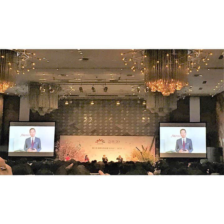 資生堂 Shiseido Group Shiseido Group Official Instagramさんのインスタグラム写真 - (資生堂 Shiseido Group Shiseido Group Official InstagramInstagram)「Shiseido is honored to have had the opportunity to sponsor W20 Japan 2019 at the 5th WAW!/W20, held on March 23 and 24 in Tokyo. On Day 1, our President and CEO, Masahiko Uotani, vowed to achieve at least a 40% ratio of women leaders at Shiseido domestically in Japan by 2020 via a video message. On Day 2, there was a panel discussion with Chief Creative Officer, Naomi Yamamoto, on gender equality in the workplace. At Shiseido, we will continue to strive to create a culture that fosters the empowerment of women, in order that all individual's inherent power can be expressed to the fullest.  Learn more: https://w20japan.org/en/index.html  @w20org @malala #W20 #W20Japan #MalalaYousafzai #Shiseido #国際女性会議 #マララ #マララユスフザイ #資生堂 #资生堂」4月4日 17時10分 - shiseido_corp