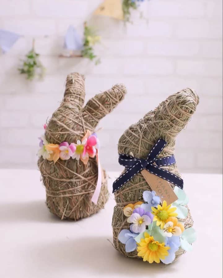 東京堂アーティフィシャルフラワーMAGIQのインスタグラム：「・ ℹ️出展のお知らせ 📢第43回 2019日本ホビーショー in 東京ビックサイト✨ ・ 2019年4月25日(木)〜27日(土) 10:00〜18:00(最終日は17:00) 東京ビックサイ西1ホール 出展フェア/フラワーWORLD ブースNo/西1-18-4 ・ 東京堂ブースでは、今年は 5パターンのワークショップを 開催します❗️ ・ 🐰 アーティフィシャルフラワーでつくる ✨【ふりむきウサギ】✨ 天然素材でできたうさぎに、小花で 可愛らしい首飾りを作ったり、おしりに張り付けたりと色々楽しみ方ができます。お花を貼るだけでどなたでもお気軽に参加できます。 お花の色はピンクとブルーの2色から お選びいただけます。 ・ ＊開催日時 25.26日 10:00〜17:30(当日受付) 27日  10:00〜16:30(当日受付) ＊料金 ¥1,500(税込) ◎期間中、随時受講受付中で お申込み先着順で受講できます。 (制作時間:30分) ・ 【ご来場限定インスタグラムキャンペーンも開催❗️】 東京堂ブース内で購入した「キット」を完成させた写真を撮ったり、ブース内でMAGIQのアーティフィシャルフラワーの写真を撮って参加してください！ ＊詳細はホビーショー東京堂ブース内に掲示いたします。 ・ 昨年も、大好評だったワークショップ。今年は種類を充実させております！ 皆さまのご来場、心よりお待ちしております。 ・ #TOKYODO#MAGIQ#MAGIQのある暮らし#東京堂#アーティフィシャルフラワー#アーティフィシャル#アートフラワー#造花#花のある暮らし#花のある生活 #花好きな人と繋がりたい#フラワーデザイン#フラワーアレンジメント#フラワーアレンジ#アレンジメント#artificial#artificialflower#ホビーショー#日本ホビーショー2019#hobbyshow #japanhobbyshow2019 # #体験レッスン#ワークショップ」