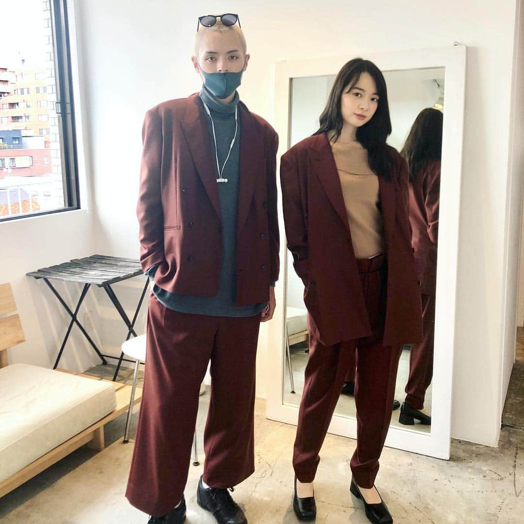 中城あすかさんのインスタグラム写真 - (中城あすかInstagram)「dad's blazer  mom's blazer @maisoneureka AW exhibition . とても気に入ったコーディネート。 色合いと素材と形、完璧です。 . #maisoneureka #collection #exhibition #2019 #2020 #aw #autumn #winter #メゾンエウレカ」4月4日 17時50分 - asukanakajo