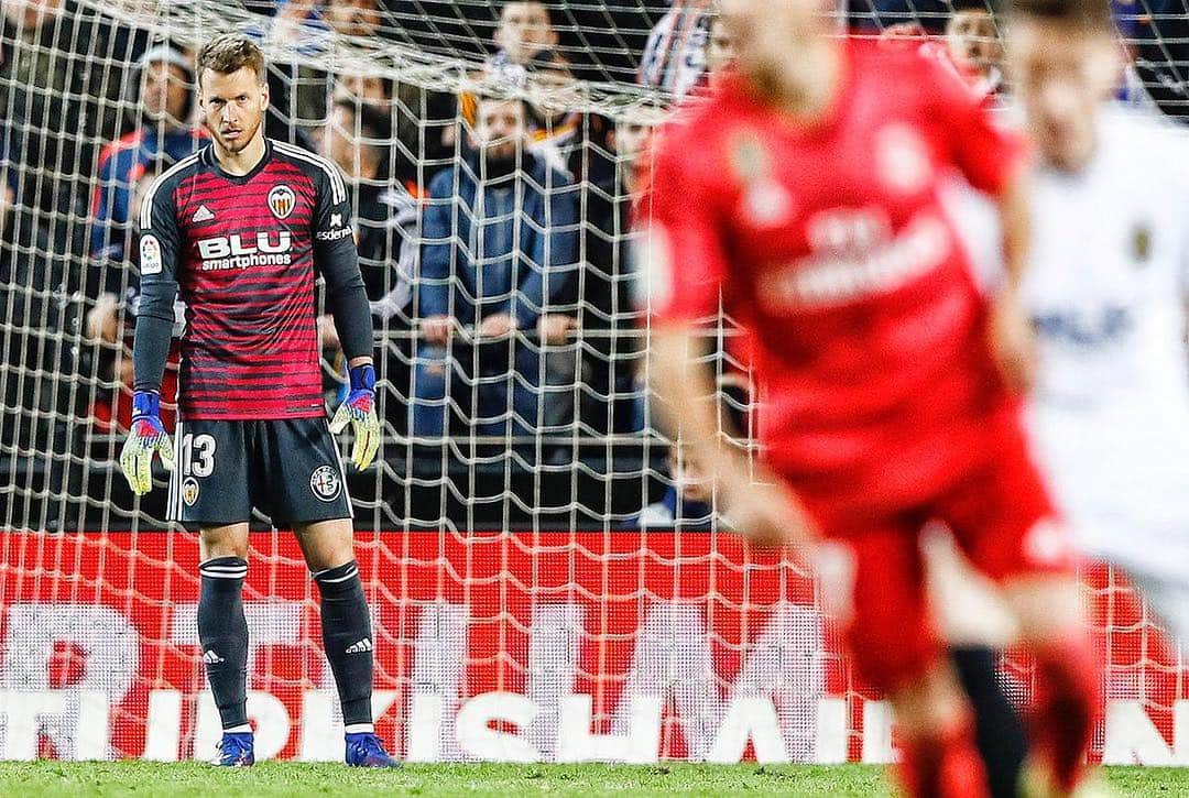 ノルベルト・ムラーラ・ネトのインスタグラム：「AMUNT! 💪🏼🦇 #valenciacf #laliga」