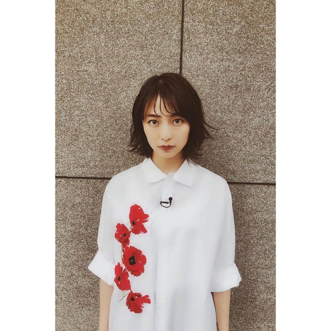 小島梨里杏さんのインスタグラム写真 - (小島梨里杏Instagram)「おはよう。カラオケ行きたい。 もちろんＤＡＭで。🎤 . 本日は今週より新年度始まりました #天才てれびくんYOU の生放送です。１発目はなんだかどきどきしますが茶の間戦士のみんなにはいつも通り楽しんでもらいたいなぁ。18:20〜今夜もよろしくね！🐙」4月4日 9時03分 - r_riria