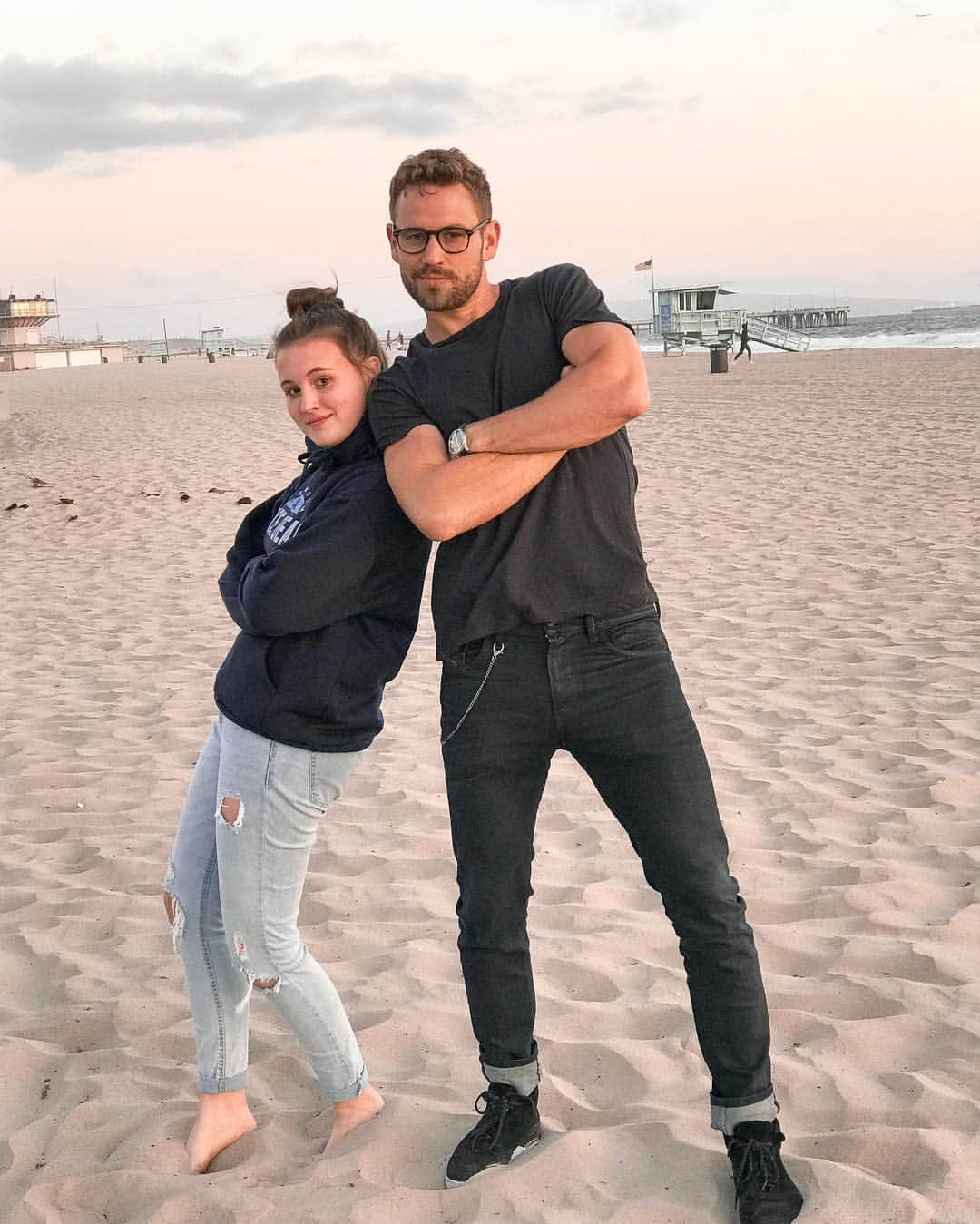 ニック・ビオールさんのインスタグラム写真 - (ニック・ビオールInstagram)「Years apart but same heart❤️. Baby sis is growing up」4月4日 9時13分 - nickviall