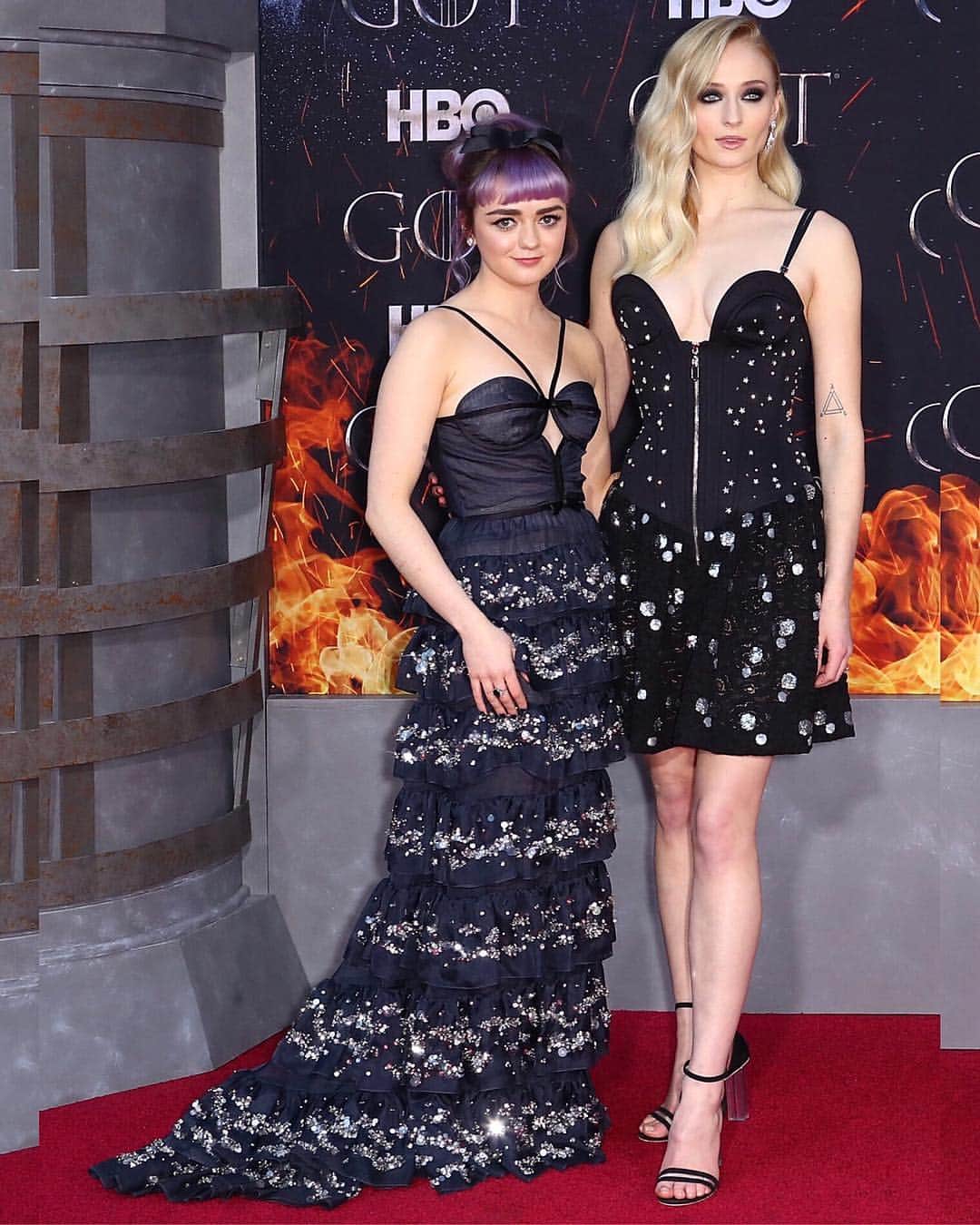 Just Jaredさんのインスタグラム写真 - (Just JaredInstagram)「@maisie_williams in @miumiu and @sophiet in @louisvuitton dazzle at the season eight premiere of @gameofthrones! Sophie’s fiancé @joejonas was there to support her as well. More pics at JustJared.com #MaisieWilliams #SophieTurner #JoeJonas #GameOfThrones #MiuMiu #LouisVuitton Photos: Instar, Getty」4月4日 9時25分 - justjared