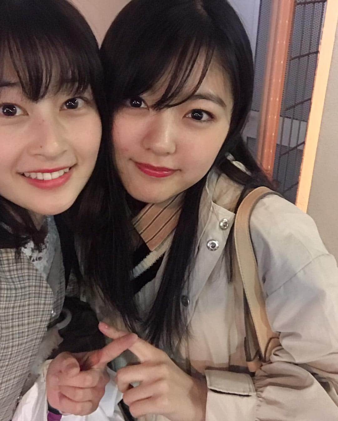 ロッカジャポニカさんのインスタグラム写真 - (ロッカジャポニカInstagram)「ちぃです🧸﻿ ﻿ りこちゃん推しの方﻿ お待たせしました〜🥳(真似する人) ﻿ ﻿ 短い時間だったけど念願の初デート達成♥️﻿ #白いカレーうどん を食べに行きました！﻿ 上のムースはじゃがいも味でうまうま〜〜🥔﻿ ﻿ 東京か福岡の﻿ おすすめのデートスポットどこですか？！笑﻿ ﻿ #福岡と東京の #遠距離恋愛 #スタプラ﻿ #ポーズはばってん✕をあらわしてる(笑)﻿ #ばってん少女隊 #ばっしょー #上田理子 ちゃん﻿ #ロッカジャポニカ #ロジャポ #中野へGO #高井千帆」4月4日 9時29分 - rockajaponica