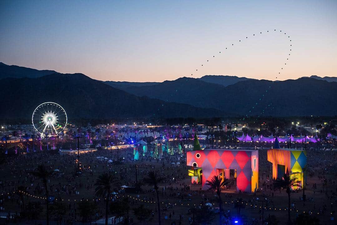 Official RICOH THETAさんのインスタグラム写真 - (Official RICOH THETAInstagram)「#WHERETOGOWEDNESDAY: Festival season is right around the corner 🎡🌴 Where are you headed next? Vegas? Indio? Miami? Let us know! . 📸: @imagineimagery Repost: @coachella .  #theta360 #festival #musicfestival #festivalseason」4月4日 9時38分 - theta360official