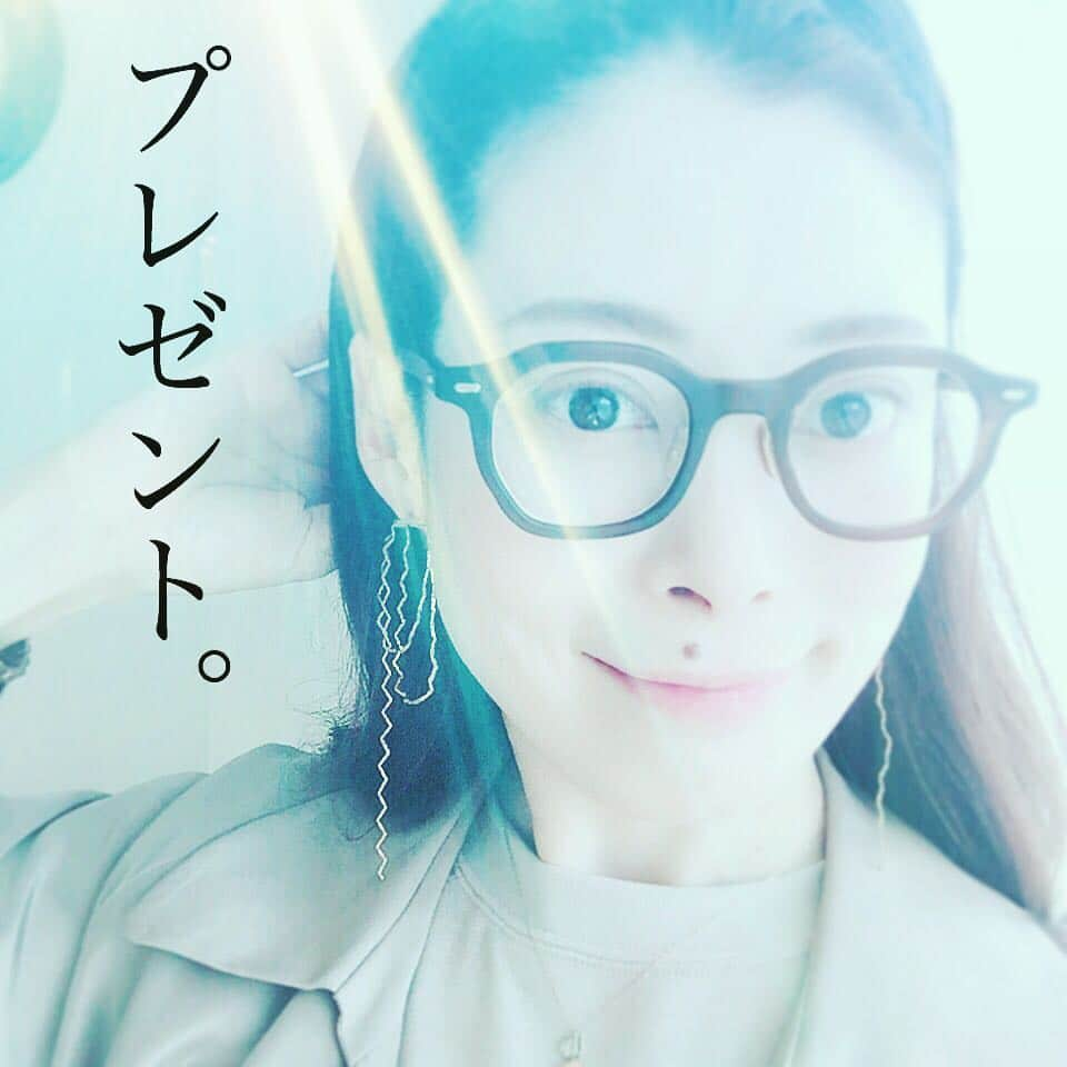 珠洲春希さんのインスタグラム写真 - (珠洲春希Instagram)「心友からのBIRTHDAYプレゼント👂✨ 以前とは違い、中々会えなくなってしまいましてとても寂しいのですが、 今東京に来ていてる束の間の貴重な時間です。  アシンメトリーのピアス。 繊細な揺れがとても可愛いです💜  #ピアス #プレゼント #感謝」4月4日 9時45分 - harukisuzu54