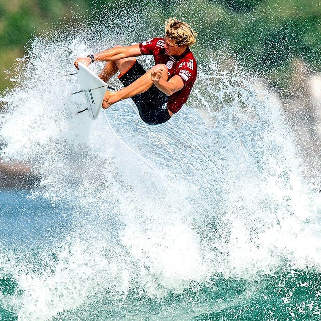 オリンピックチャンネルさんのインスタグラム写真 - (オリンピックチャンネルInstagram)「After a knee injury, two-time surfing world champion John John Florence is ready to prove doubters wrong as the WSL season gets started.⁣ ⁣ Full story in the link in bio. ⁣ ⁣ @wsl @john_john_florence」4月4日 10時00分 - olympicchannel_x