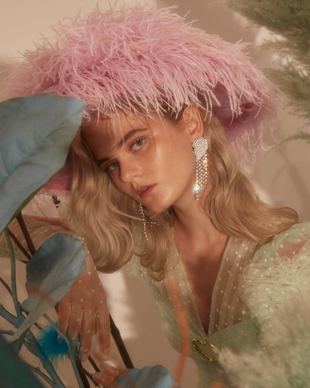 のインスタグラム：「Diamanté are a girl’s best friend 💎 Tap to shop “Best Friend Diamanté Earrings” from #SretsisSS19 or visit link in bio to discover the #SS19MyBestFriendsWedding collection.」