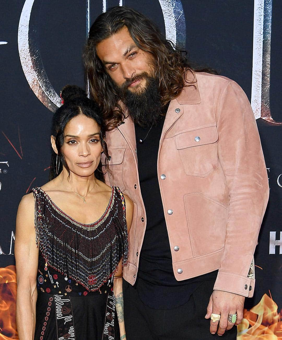 Just Jaredさんのインスタグラム写真 - (Just JaredInstagram)「@prideofgypsies and wife Lisa Bonet couple up for the season 8 premiere of his series @gameofthrones! #JasonMomoa #LisaBonet #GameOfThrones Photos: Getty」4月4日 10時30分 - justjared